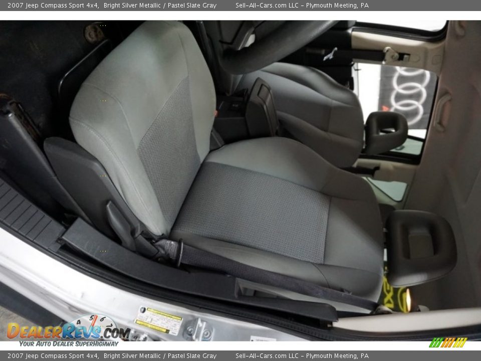 2007 Jeep Compass Sport 4x4 Bright Silver Metallic / Pastel Slate Gray Photo #23