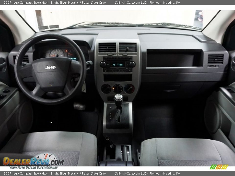 2007 Jeep Compass Sport 4x4 Bright Silver Metallic / Pastel Slate Gray Photo #25