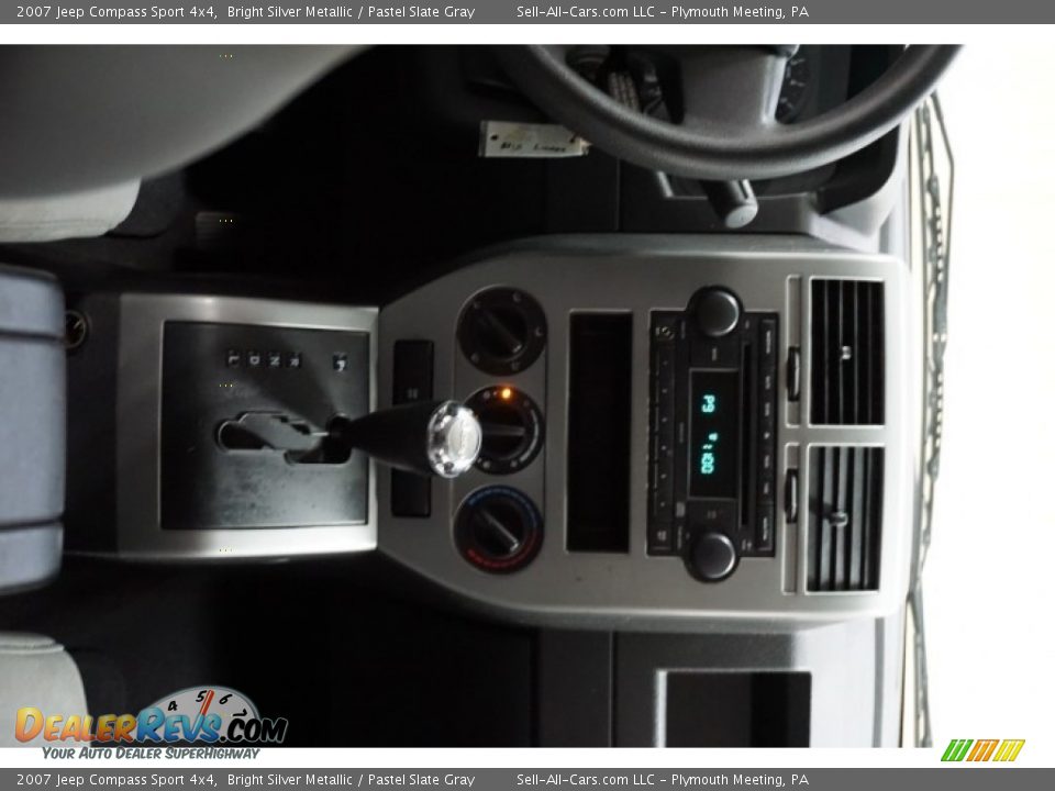 2007 Jeep Compass Sport 4x4 Bright Silver Metallic / Pastel Slate Gray Photo #26