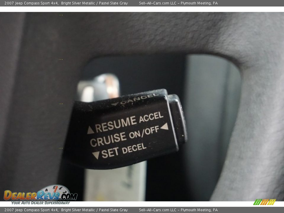 2007 Jeep Compass Sport 4x4 Bright Silver Metallic / Pastel Slate Gray Photo #28