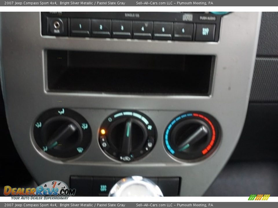 2007 Jeep Compass Sport 4x4 Bright Silver Metallic / Pastel Slate Gray Photo #35