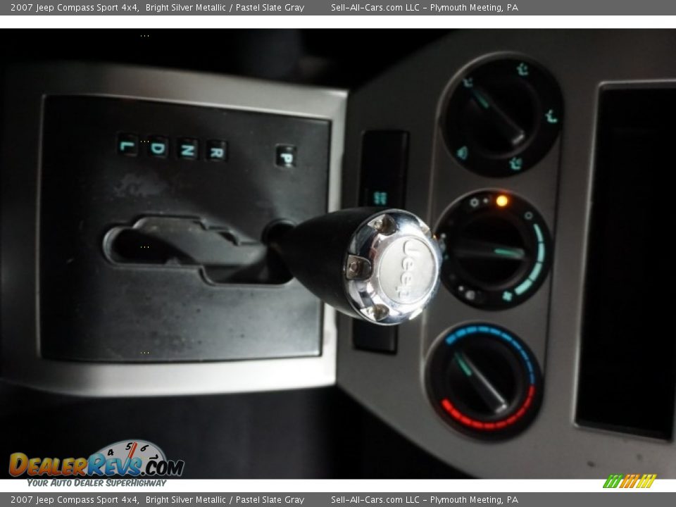2007 Jeep Compass Sport 4x4 Bright Silver Metallic / Pastel Slate Gray Photo #36