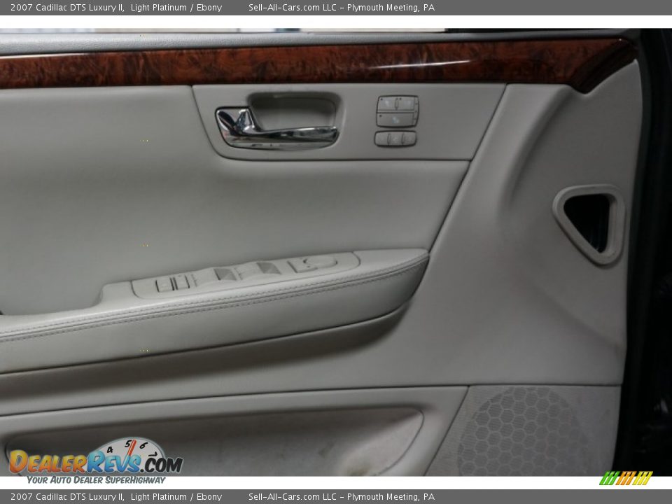 2007 Cadillac DTS Luxury II Light Platinum / Ebony Photo #18