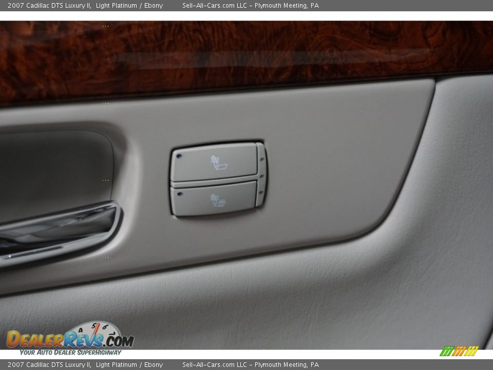 2007 Cadillac DTS Luxury II Light Platinum / Ebony Photo #23