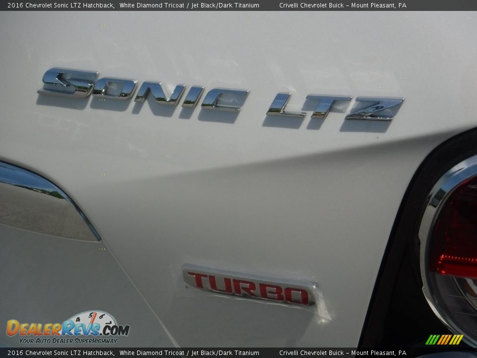 2016 Chevrolet Sonic LTZ Hatchback White Diamond Tricoat / Jet Black/Dark Titanium Photo #8