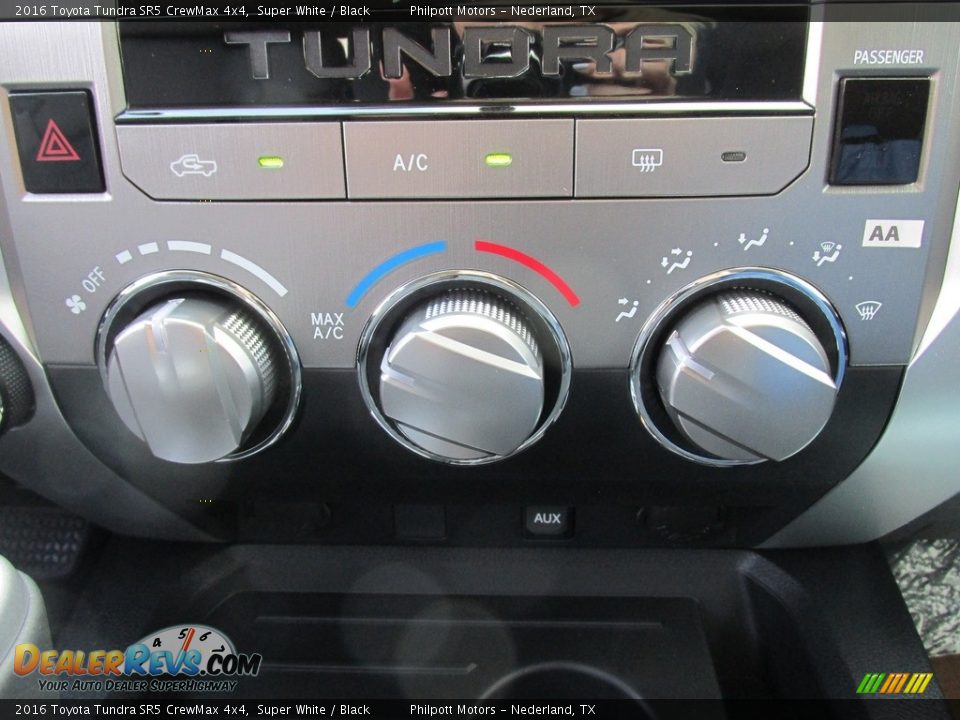 2016 Toyota Tundra SR5 CrewMax 4x4 Super White / Black Photo #28