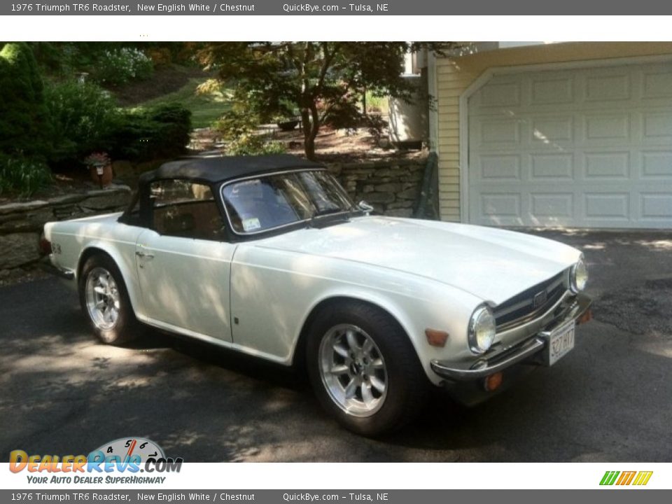 Front 3/4 View of 1976 Triumph TR6 Roadster Photo #1