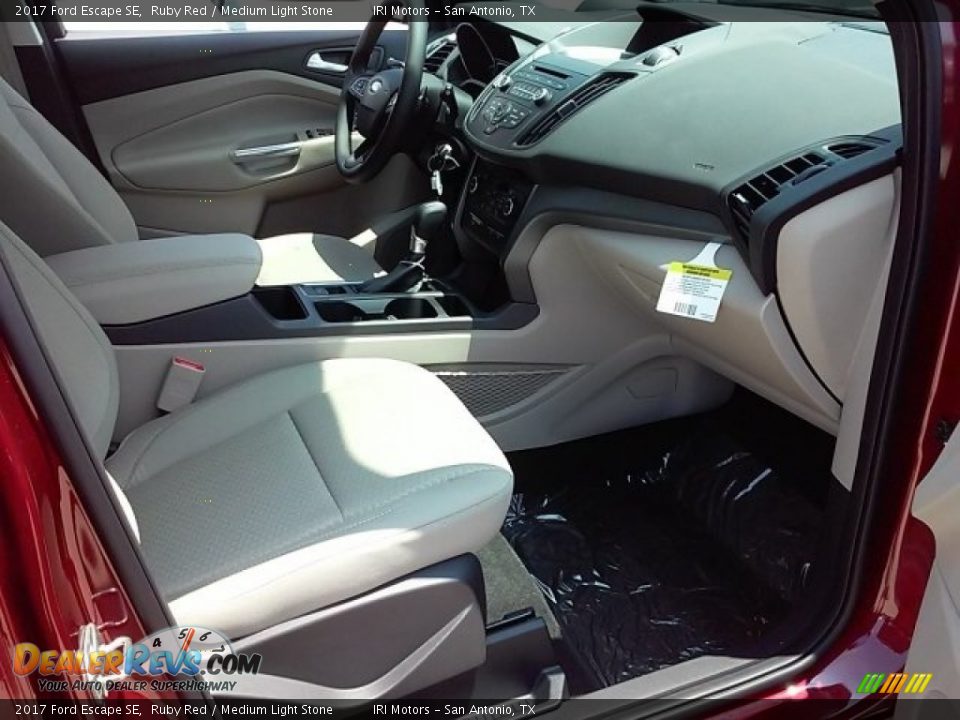 2017 Ford Escape SE Ruby Red / Medium Light Stone Photo #15