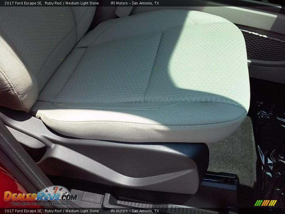 2017 Ford Escape SE Ruby Red / Medium Light Stone Photo #16