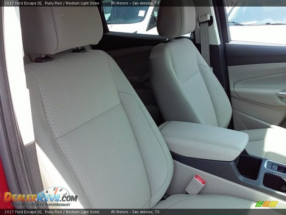 2017 Ford Escape SE Ruby Red / Medium Light Stone Photo #17