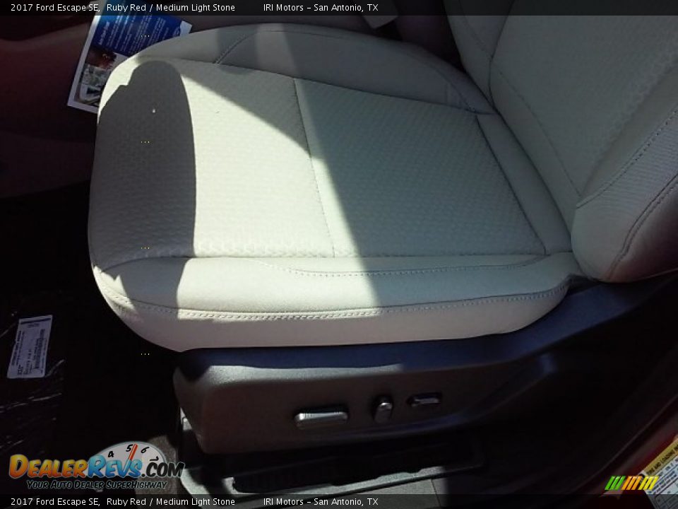 2017 Ford Escape SE Ruby Red / Medium Light Stone Photo #21