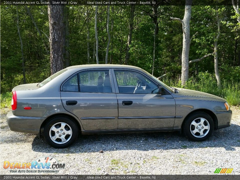 2001 Hyundai Accent GL Sedan Silver Mist / Gray Photo #4