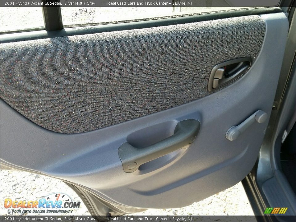 2001 Hyundai Accent GL Sedan Silver Mist / Gray Photo #21