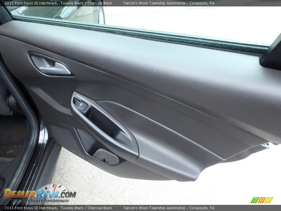 2013 Ford Focus SE Hatchback Tuxedo Black / Charcoal Black Photo #15