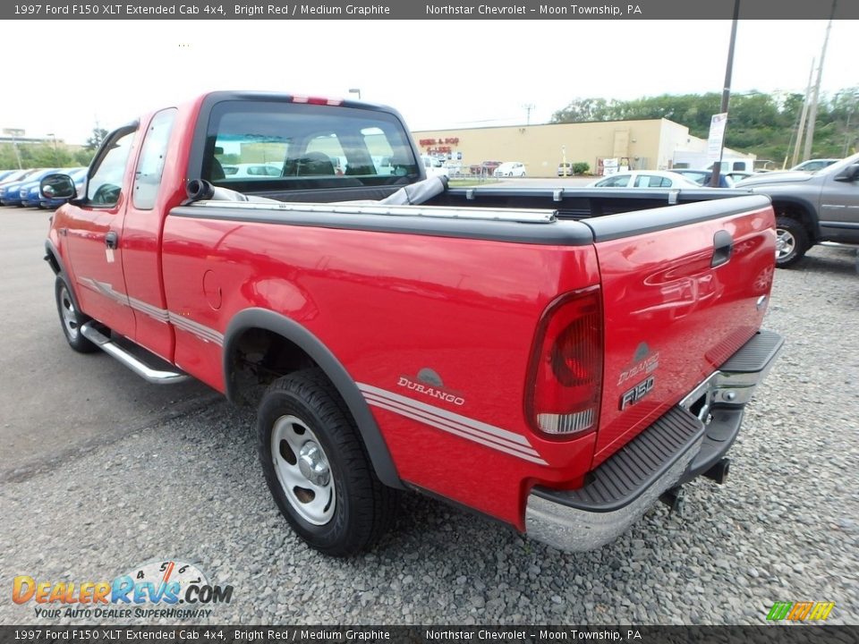1997 Ford F150 XLT Extended Cab 4x4 Bright Red / Medium Graphite Photo #2