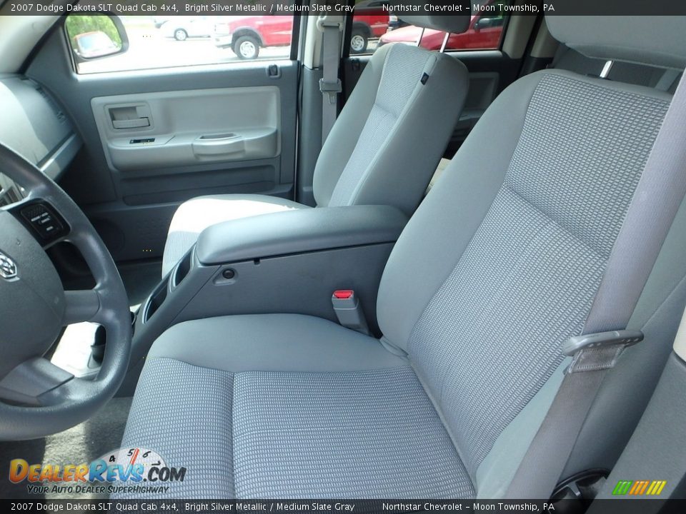 2007 Dodge Dakota SLT Quad Cab 4x4 Bright Silver Metallic / Medium Slate Gray Photo #8