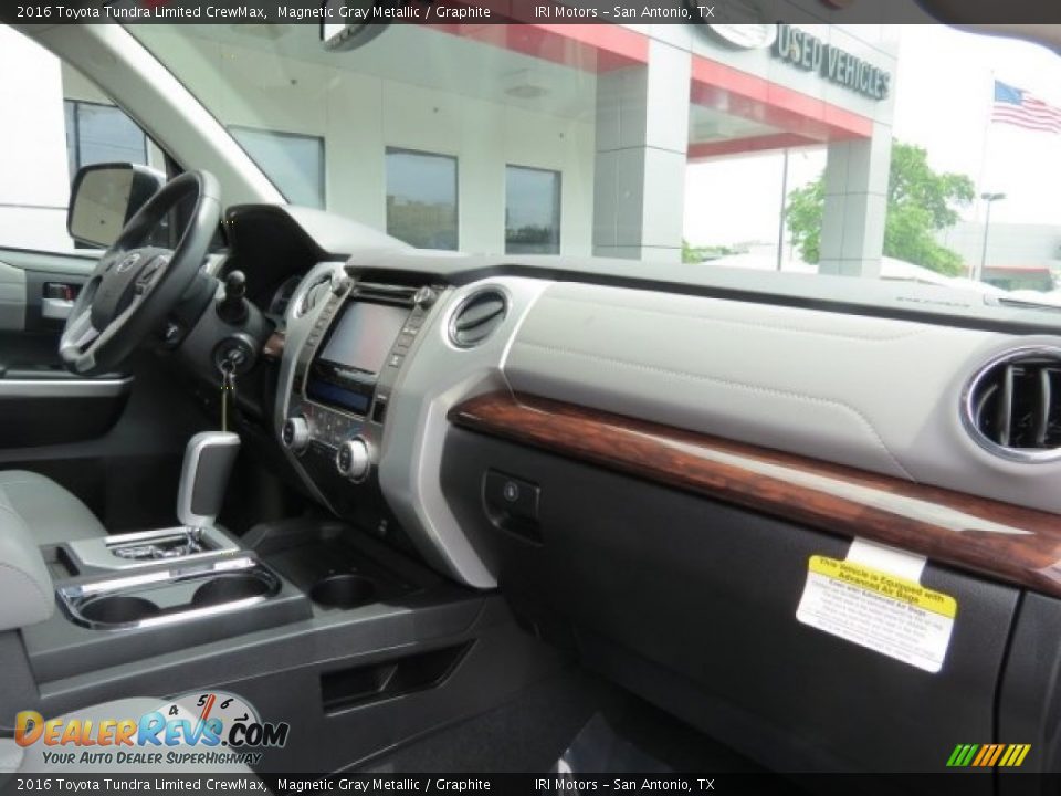 2016 Toyota Tundra Limited CrewMax Magnetic Gray Metallic / Graphite Photo #33