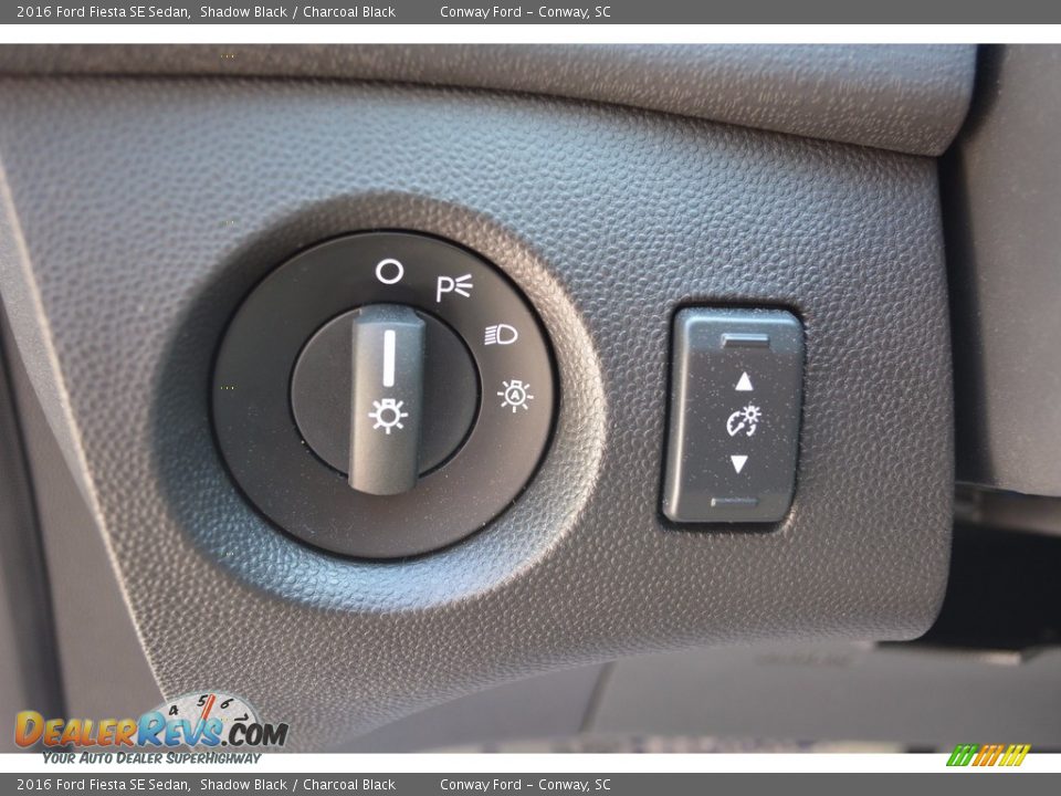 2016 Ford Fiesta SE Sedan Shadow Black / Charcoal Black Photo #10