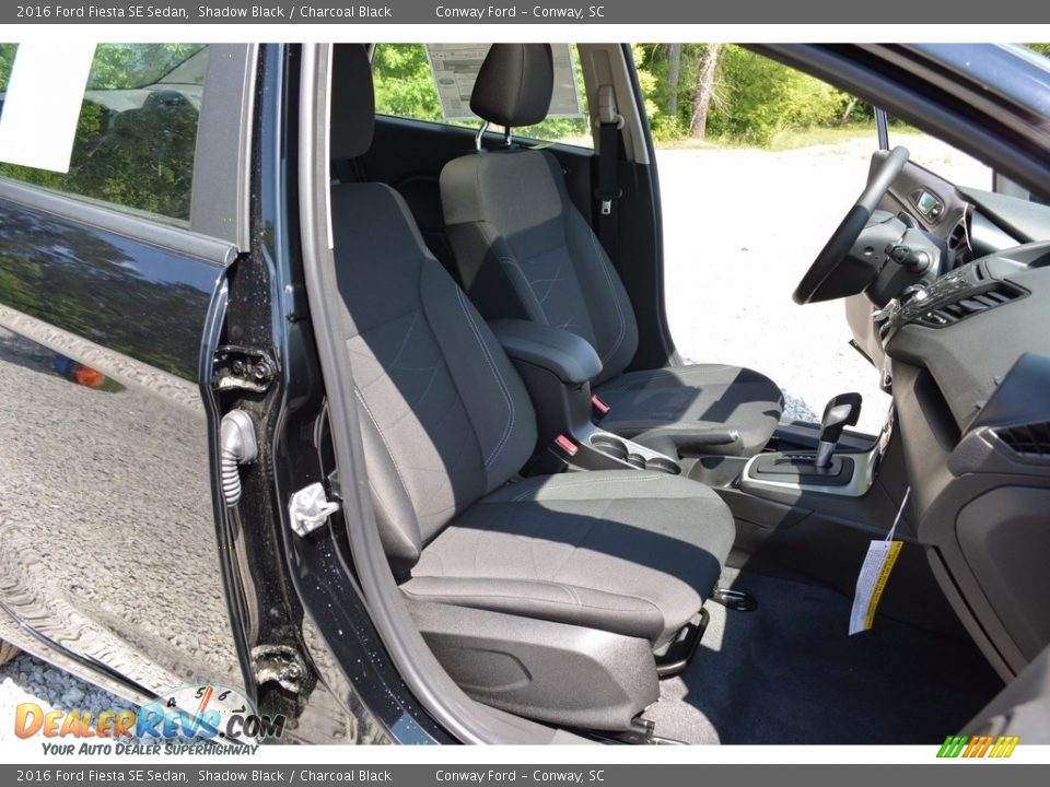 2016 Ford Fiesta SE Sedan Shadow Black / Charcoal Black Photo #24