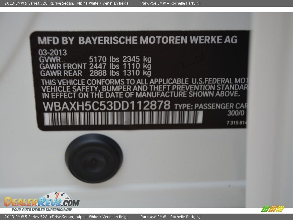 2013 BMW 5 Series 528i xDrive Sedan Alpine White / Venetian Beige Photo #33