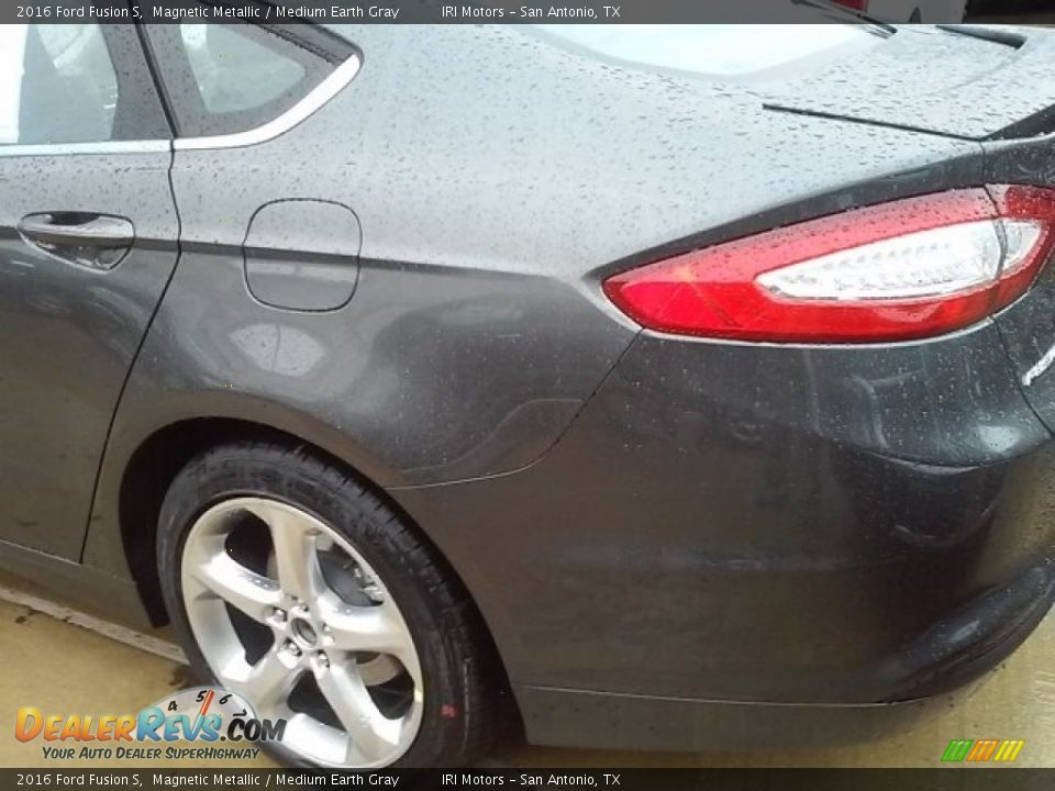 2016 Ford Fusion S Magnetic Metallic / Medium Earth Gray Photo #4