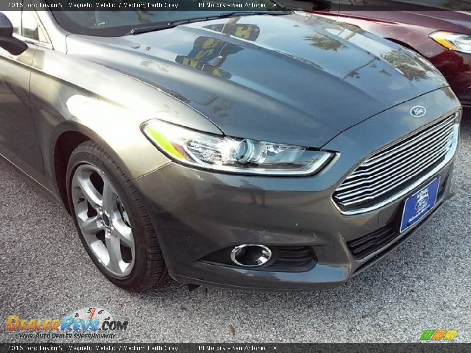 2016 Ford Fusion S Magnetic Metallic / Medium Earth Gray Photo #10