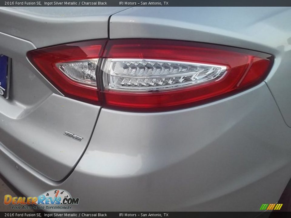 2016 Ford Fusion SE Ingot Silver Metallic / Charcoal Black Photo #5