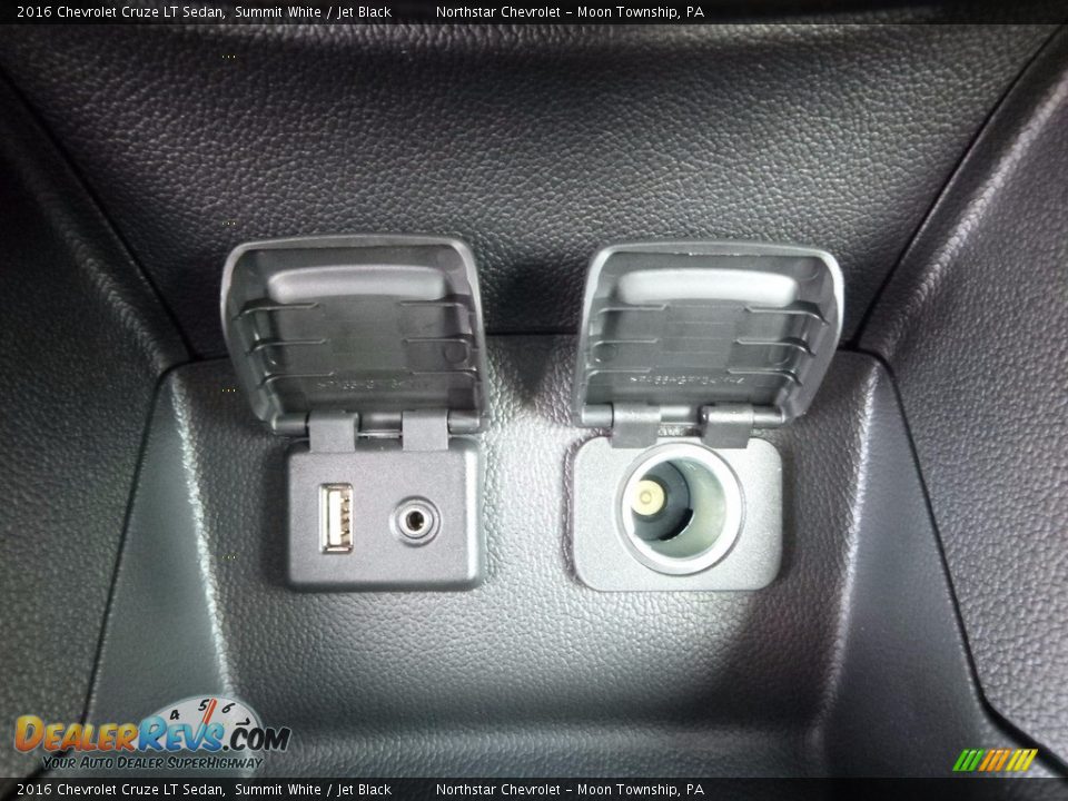 2016 Chevrolet Cruze LT Sedan Summit White / Jet Black Photo #17