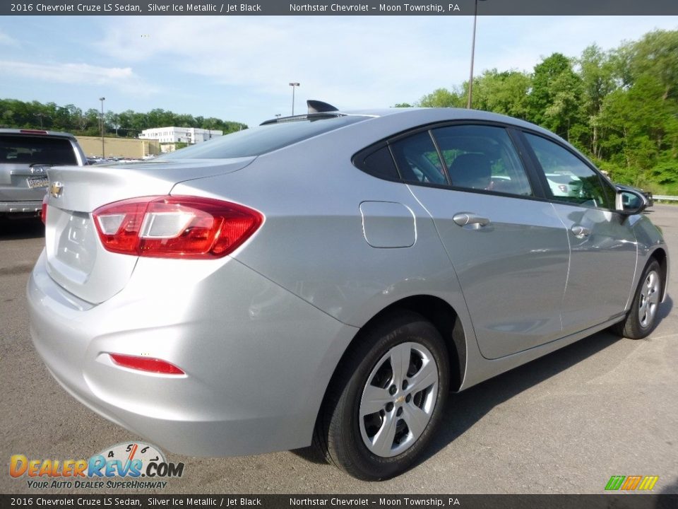 2016 Chevrolet Cruze LS Sedan Silver Ice Metallic / Jet Black Photo #7