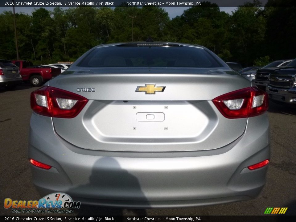 2016 Chevrolet Cruze LS Sedan Silver Ice Metallic / Jet Black Photo #8