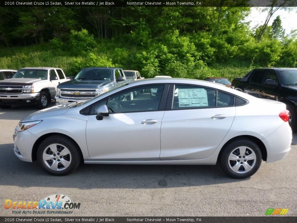 2016 Chevrolet Cruze LS Sedan Silver Ice Metallic / Jet Black Photo #10