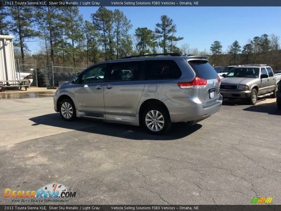 2013 Toyota Sienna XLE Silver Sky Metallic / Light Gray Photo #2