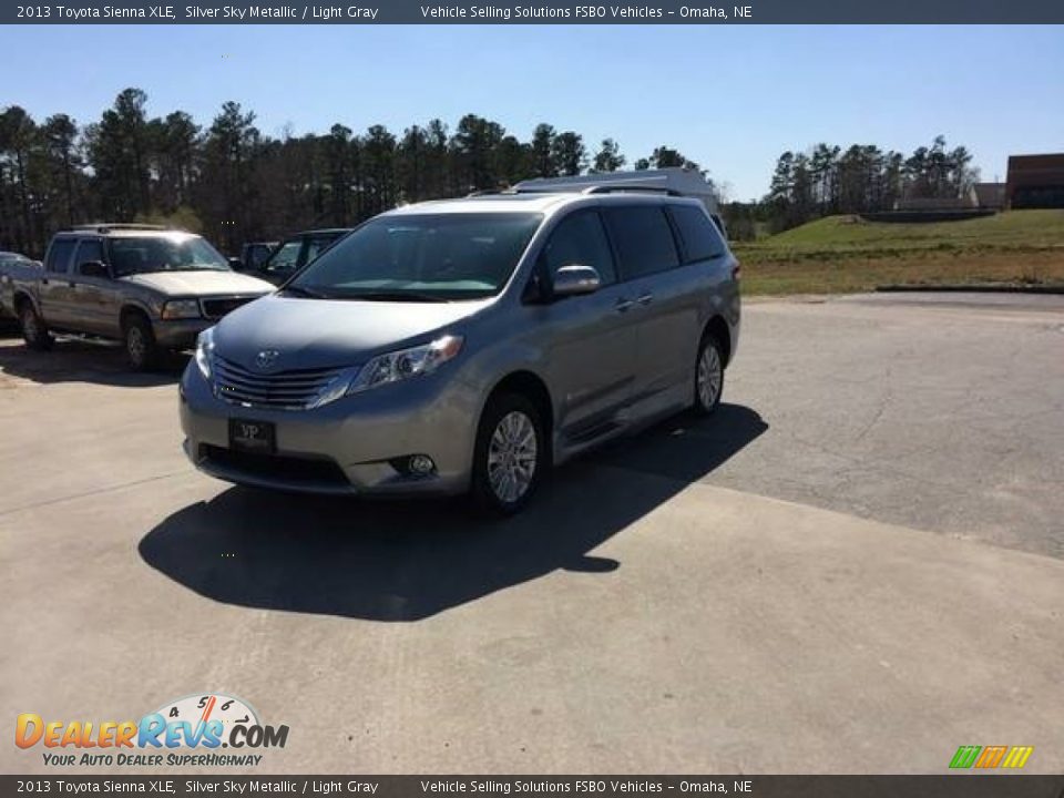 2013 Toyota Sienna XLE Silver Sky Metallic / Light Gray Photo #3