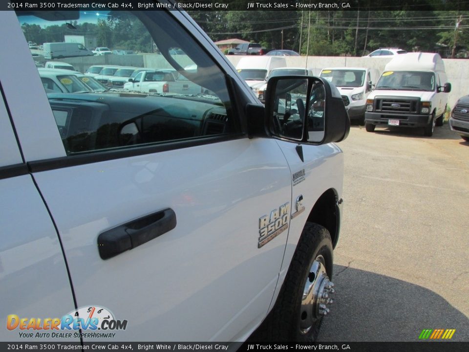 2014 Ram 3500 Tradesman Crew Cab 4x4 Bright White / Black/Diesel Gray Photo #30