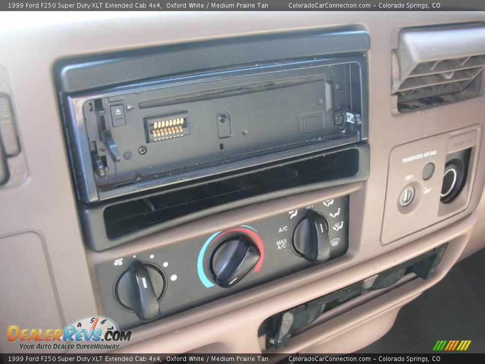 1999 Ford F250 Super Duty XLT Extended Cab 4x4 Oxford White / Medium Prairie Tan Photo #16