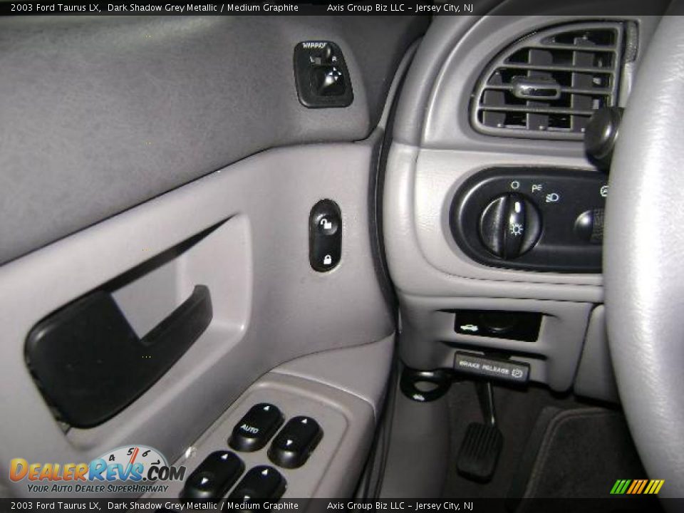 2003 Ford Taurus LX Dark Shadow Grey Metallic / Medium Graphite Photo #16