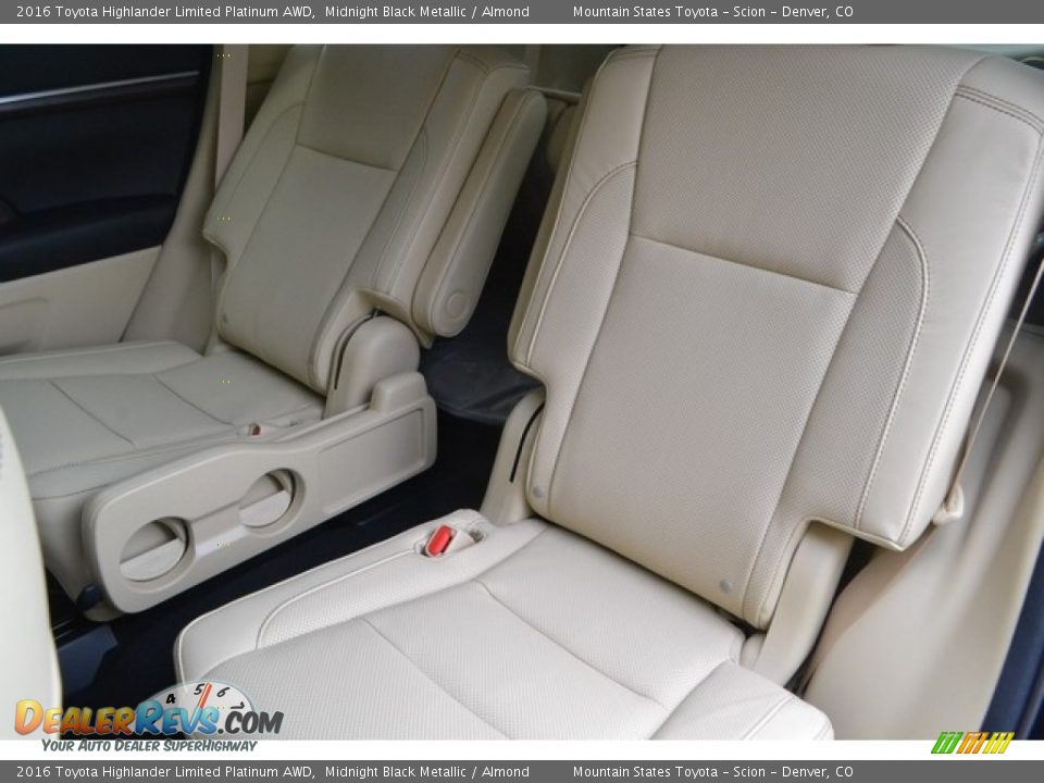 2016 Toyota Highlander Limited Platinum AWD Midnight Black Metallic / Almond Photo #7