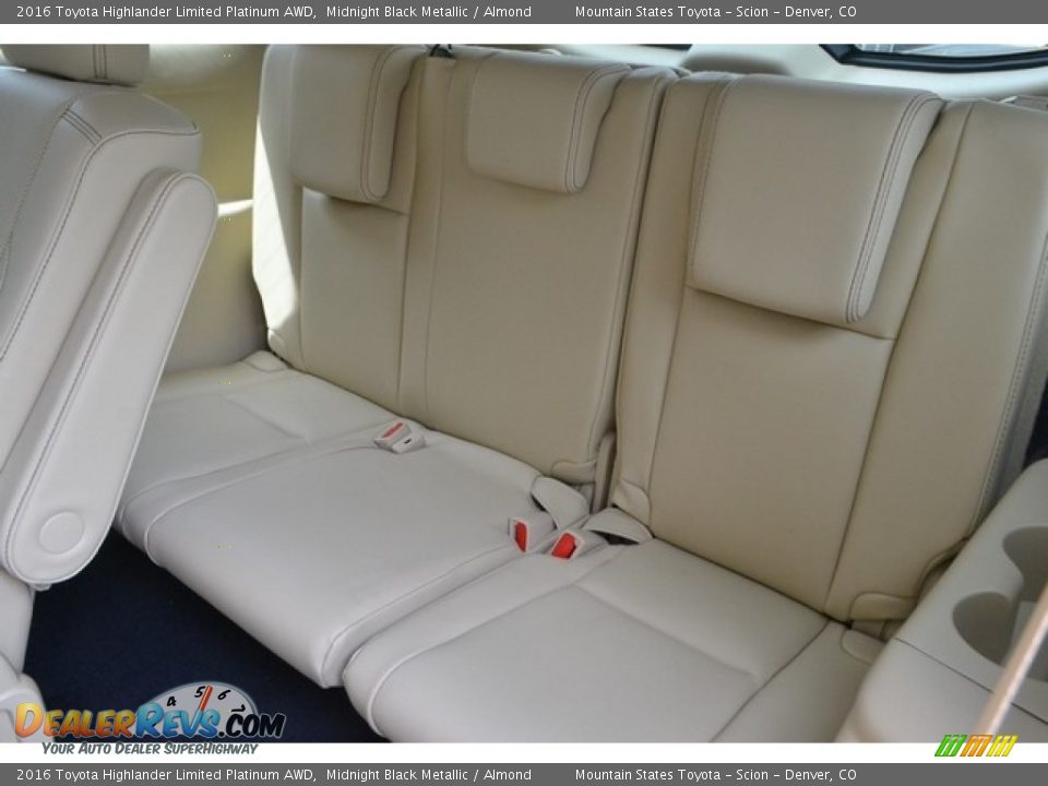 2016 Toyota Highlander Limited Platinum AWD Midnight Black Metallic / Almond Photo #8