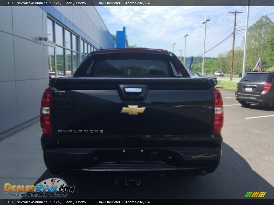 2013 Chevrolet Avalanche LS 4x4 Black / Ebony Photo #6