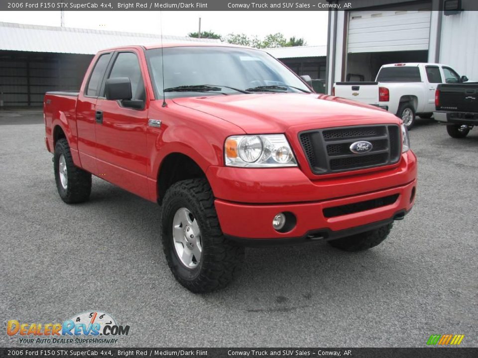 2006 Ford F150 STX SuperCab 4x4 Bright Red / Medium/Dark Flint Photo #4