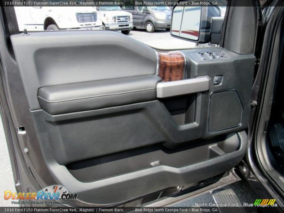 2016 Ford F150 Platinum SuperCrew 4x4 Magnetic / Platinum Black Photo #31