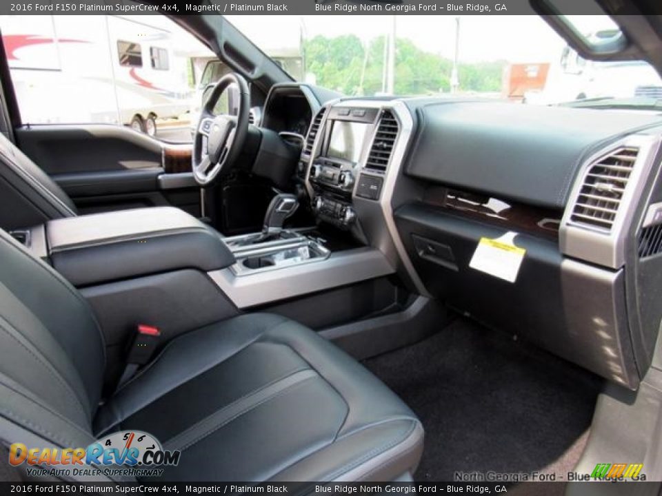 2016 Ford F150 Platinum SuperCrew 4x4 Magnetic / Platinum Black Photo #33
