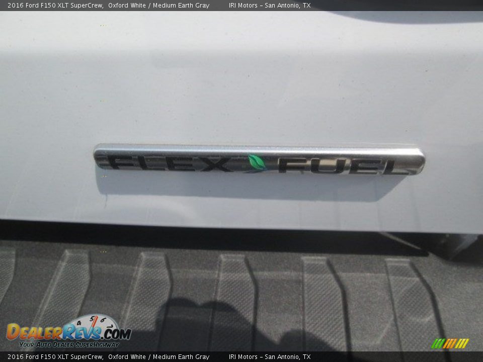 2016 Ford F150 XLT SuperCrew Oxford White / Medium Earth Gray Photo #17