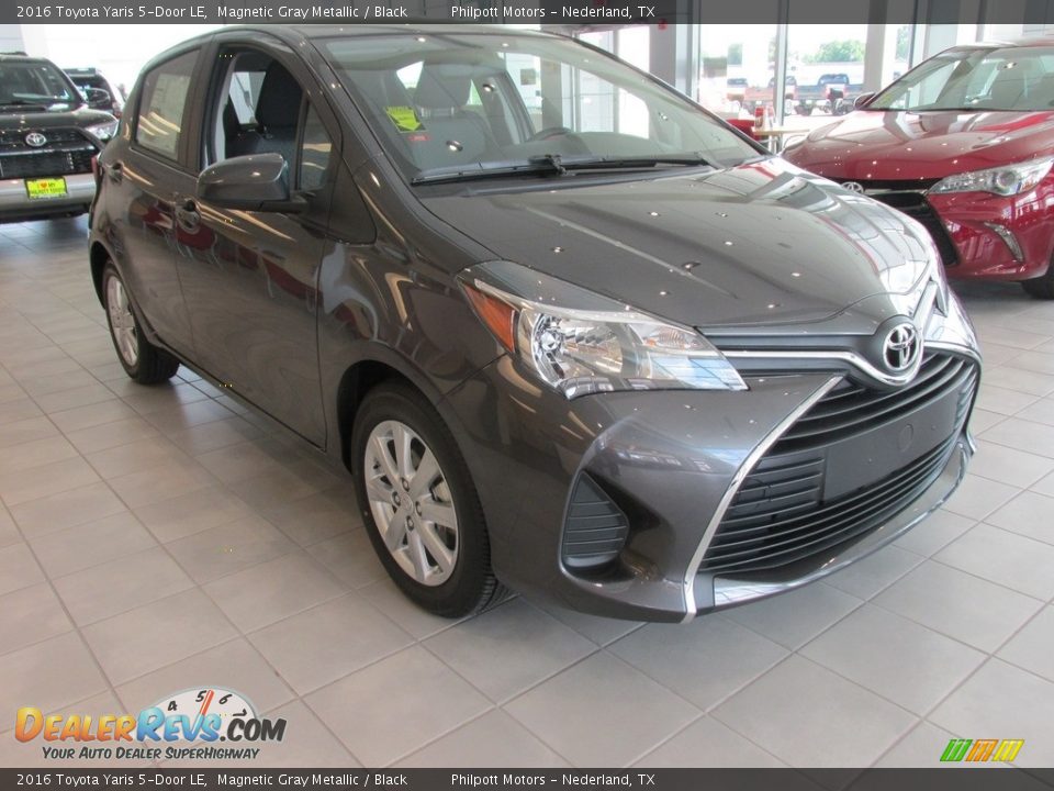2016 Toyota Yaris 5-Door LE Magnetic Gray Metallic / Black Photo #2