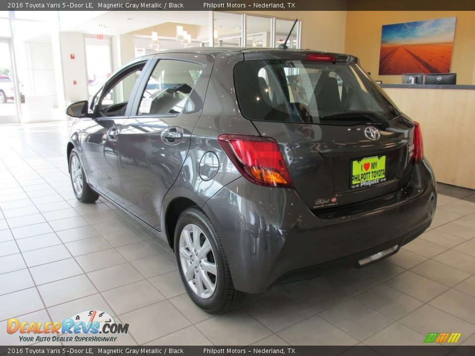 2016 Toyota Yaris 5-Door LE Magnetic Gray Metallic / Black Photo #6