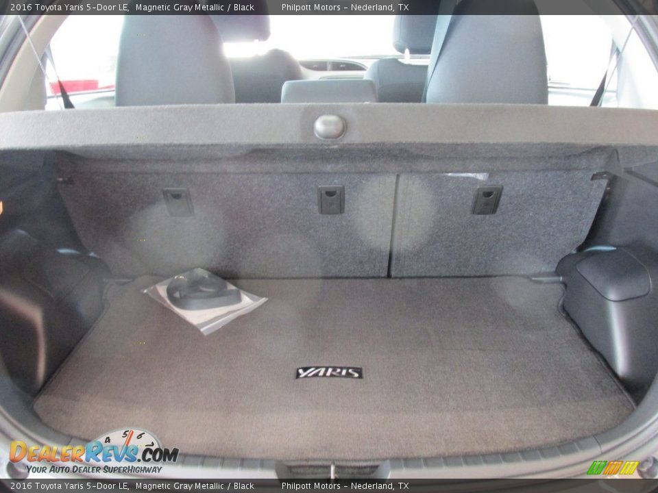 2016 Toyota Yaris 5-Door LE Magnetic Gray Metallic / Black Photo #15