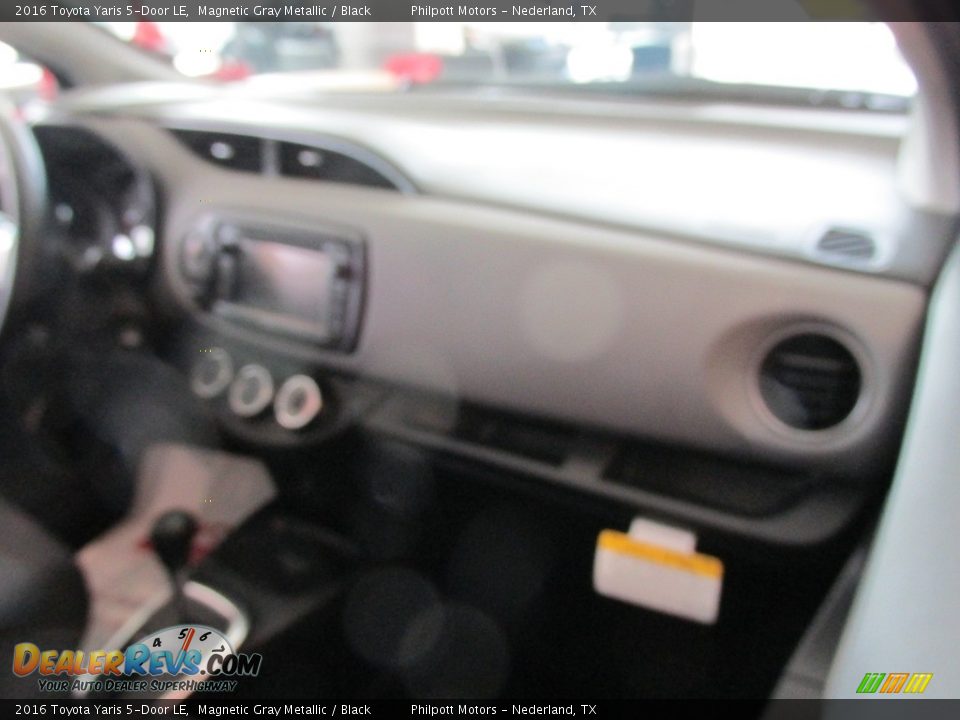 2016 Toyota Yaris 5-Door LE Magnetic Gray Metallic / Black Photo #16