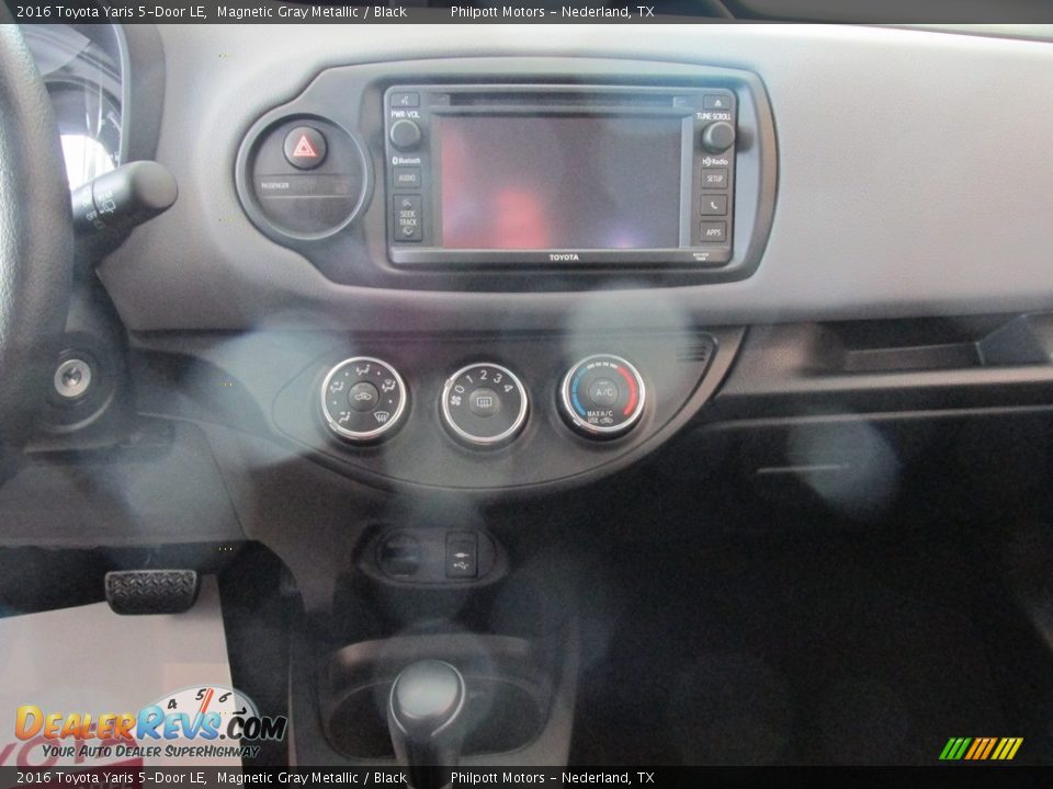 2016 Toyota Yaris 5-Door LE Magnetic Gray Metallic / Black Photo #24