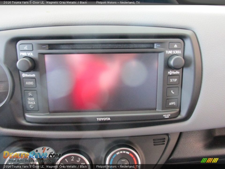 2016 Toyota Yaris 5-Door LE Magnetic Gray Metallic / Black Photo #25