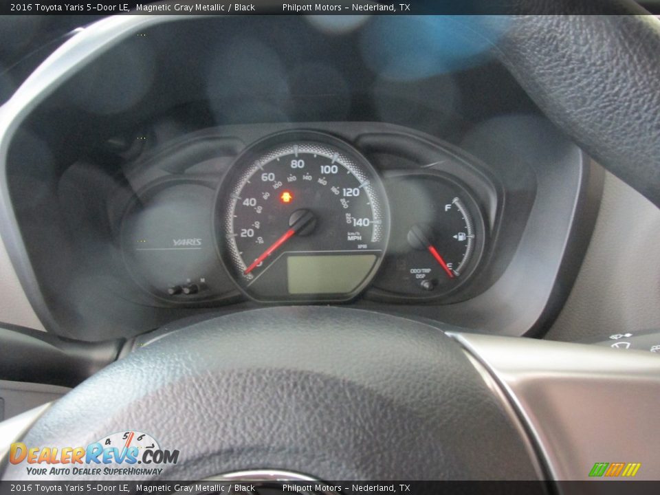 2016 Toyota Yaris 5-Door LE Magnetic Gray Metallic / Black Photo #29